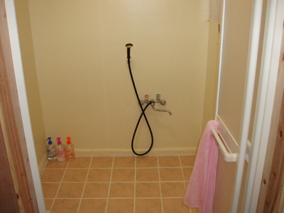 沖縄安宿ラフスタイル：シャワールーム